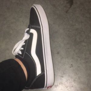 old skool black and white vans